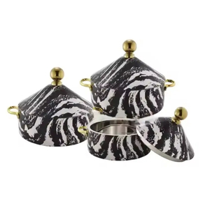 Marmite décorative isolée à double paroi gaufrée avec casserole en métal plaqué or, idéale pour réchauffer les aliments. - Product Image 3