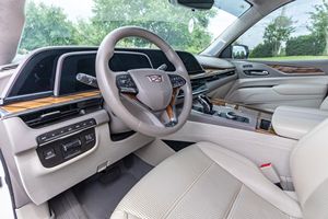 สภาพดีเยี่ยม รถมือสอง ปี 2022 แคดิลแลค เอสคาเลด 4WD สปอร์ต แพลตตินัม เครื่องยนต์ 6.2 ลิตร V8 - Product Image 4