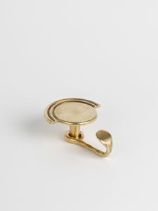 Crochets muraux élégants en laiton pour une décoration tendance offrant un rangement moderne, un confort de vie domestique, une efficacité et un attrait actuels - Product Image 2