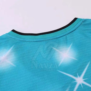 Uniforme de basket-ball 100 % polyester, design de logo personnalisé, uniforme de basket-ball pour hommes, vente en ligne - Product Image 2