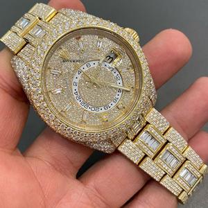 Montre de luxe antique en or avec mouvement ETA, entièrement sertie de moissanite, unisexe, en acier inoxydable, cadran en verre, bracelet de 20 mm, aspect VVS - Product Image 1