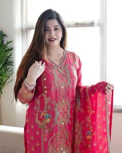 Evergreen Navratri especial de tres piezas ecológico para mujer Kurti Set Dupatta Gujarati Trend Multi-Stone Diamond Work Banarasi - Product Image 3