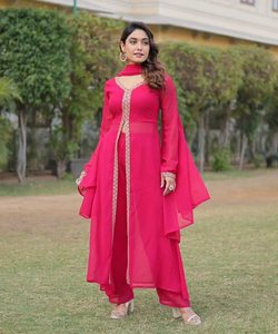 Conjunto de Ropa Casual de Diseño Elegante, Top Yukata de Algodón y Lino, Pantalón y Dupatta con Estampado de Cuadros Chic y Trabajo Artesanal - Product Image 1