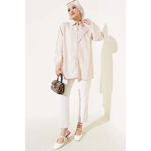 Chemise détaillée en V Stone Beige - Product Image 2