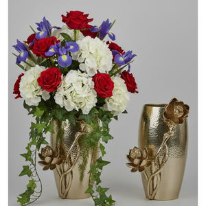 Vase à fleurs en métal argenté poli antique avec base en feuilles et vignes en laiton doré, décoration moderne pour la maison, table pour mariages et événements - Product Image 6