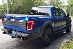 Ford F-150 Raptor 2018 d'occasion, moteur V6 biturbo de 450 ch - Product Image 3