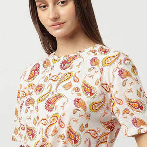 Camiseta Corta de Alta Calidad 100% Sublimada Hecha en Fábrica para Mujer, Hecha en Pakistán, Transpirable - Product Image 2