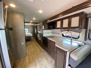 Used 2020 T-h-o-r Motor <b>Coach</b> Hurricane 34JL ready to sell - Product Image 4