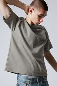 T-shirt de luxe vierge de haute qualité à col montant et coupe régulière T-shirt pour homme en mélange polyester/coton personnalisé écologique 200g OEM - Product Image 5