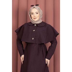 Robe minimaliste en crêpe bordeaux avec détail cape et lacets pour un usage quotidien - Product Image 2