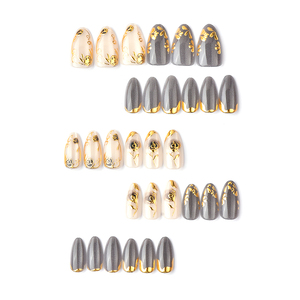 Juego <span class=keywords><strong>de</strong></span> 30 <span class=keywords><strong>Uñas</strong></span> Postizas <span class=keywords><strong>de</strong></span> Alta Gama <span class=keywords><strong>con</strong></span> Diseño <span class=keywords><strong>de</strong></span> Rosa Negra Dorada y <span class=keywords><strong>Flores</strong></span> Pintadas - Product Image 4