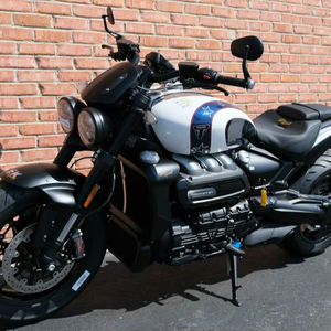 มอเตอร์ไซค์ triumphs <span class=keywords><strong>ROCKET</strong></span> <span class=keywords><strong>3</strong></span> <span class=keywords><strong>R</strong></span> Evel knievel ลิมิเต็ดอิดิชั่นใหม่ - Product Image 1
