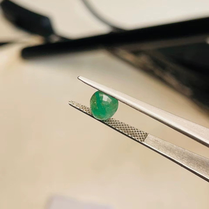 Esmeralda Natural, 2 Piezas, Corte Ovalado, 2.28 Quilates, Piedras Preciosas de Buena Calidad, Lustre, Color Verde Bonito, Pulido Perfecto para Cualquier Joyería - Product Image 4