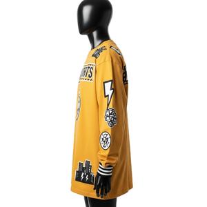 Camiseta Larga sin Mangas para Mujer, Algodón Jersey Grueso GSM, Color Mostaza, Estampado Gráfico, Logotipo con Parche, Estilo Urbano - Product Image 3