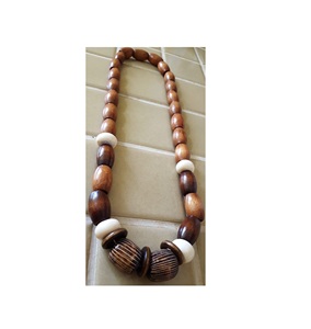 Collar de cuentas de resina epoxi, joyería de moda para mujeres y niñas, uso personalizado, diseño hecho a mano, collar de resina del mejor fabricante - Product Image 6