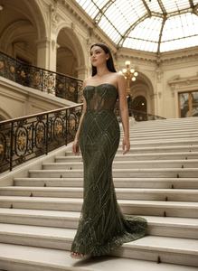 Vestido de fiesta a medida, elegante y de estilo premium para damas de honor y eventos de gala. - Product Image 2