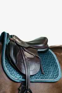 Doublure douce respirante et durable, design matelassé, soutien confortable personnalisé pour les chevaux, selle de cheval anglaise élégante. - Product Image 6