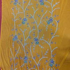 Foulard africain brodé à la main - Luxe écologique pour les occasions spéciales des femmes - Product Image 1