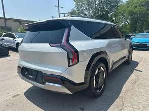 ใช้สำหรับรถยนต์ EV9 SUV ระบบขับเคลื่อนสี่ล้อ เบาะหนัง ยาง R17 ภายในสีเข้ม พวงมาลัยซ้าย - Product Image 2