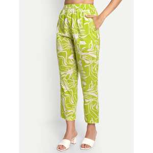 Ensemble décontracté Coord pour femmes à imprimé floral élégant Pantalon de puissance personnalisé et haut long avec patchs pour les vacances - Product Image 6