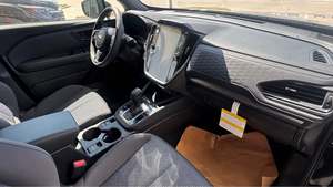 Usado Clean 2025 Subar-u bosque-R Limited Sport Utility 4 - Product Image 3
