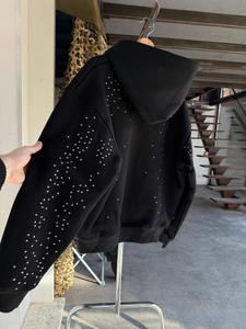 Sudadera con Capucha Negra de Invierno para Hombre, Estilo Casual, Moda Urbana, con Perlas y Pedrería, Cuello Estilo Americano, Algodón Pima - Product Image 2