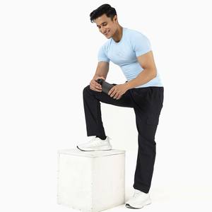 Camiseta de compresión para hombre para gimnasio, entrenamiento físico, entrenamiento deportivo de lujo, venta al por mayor, camisa de gimnasio adelgazante en blanco para hombre - Product Image 2