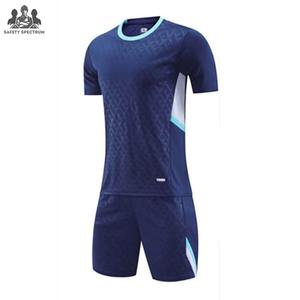 Uniforme de football personnalisé pour hommes adultes - Motif uni 100% polyester, short à séchage rapide, respirant, léger, couleurs et logo personnalisés - Product Image 1