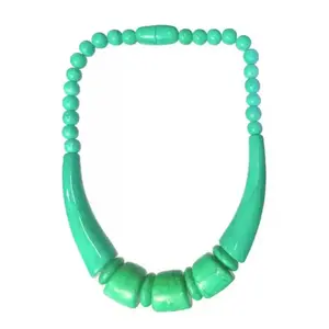 Collier en résine époxy Elegance Colliers de mode en résine faite à la main multicolore avec une touche de luxe à vendre