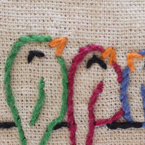 Bolsa de lino bordada a mano con bordado Mochila de lino de diferentes colores 100% Lino lavado suave OEM Hecho en Vietnam - Product Image 6