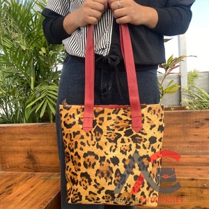 Sacs fourre-tout en cuir recyclé imprimé animal personnalisé de qualité OEM sac à main de fabricant de créateur de luxe et sac à main en cuir coloré pour femmes - Product Image 1