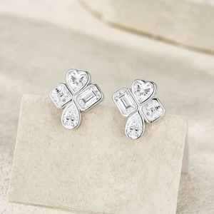 Elegantes Pendientes de Diamantes con Diseño de Trébol de 4 Hojas, Engaste de Bisel, Oro de 10K o Plata, Pendientes de Diamantes de Laboratorio, para Fiestas - Product Image 3
