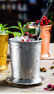 Vaso de Cóctel Moscow Mule de 16 Onzas al por Mayor, Acero Inoxidable 304 con Patrón Plateado, Capacidad de 500 ml, Logotipo Láser, para Bar, Hotel, Hogar, Restaurante - Product Image 4