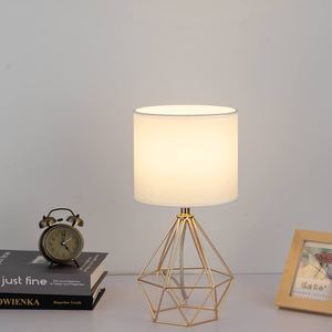 Base de lampe en métal, base creuse en bronze plaquée avec l'abat-jour blanc, goût unique. - Product Image 1