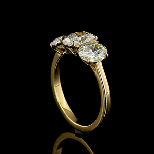 แหวนเพชรทรงรี 3 เม็ด ทองคำ 14K สีเหลือง น้ำหนัก 2.99 กะรัต แหวนหมั้น แหวนแต่งงานแบบครึ่งวง งานแฮนด์เมด ขนาดสั่งทำได้ - Product Image 2