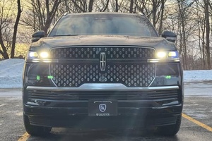 (L&A) SUV blindado Lincoln Navigator L Reserve 2025 usado - Product Image 2