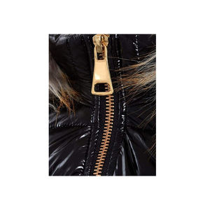 แจ็คเก็ตพัฟเฟอร์ผู้หญิง คุณภาพดีที่สุด ขายส่ง สไตล์ไฮสตรีท ผ้าไนลอนผสมโพลีเอสเตอร์ ซิป กันน้ำ แบบกลับด้านได้ สีพื้น สำหรับฤดูหนาว - Product Image 5