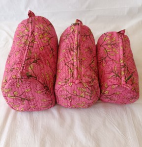 Floral Pattern Quilted Cotton <b>Makeup</b> Bag Travel Cosmetic Carry Pouch with Zipper Manufacturer Wholesaler Cosmetic <b>Case</b> - Product Image 1