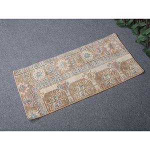 Tapis vintage 1,3 x 2,7 pieds, tapis turc en laine marron à imprimé animal - Product Image 2