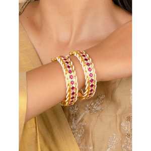 Une paire de bracelets fins en or plaqué Jadau Kundan rose avec fermeture à vis, tailles 2,4-2,8 MB180YP - Product Image 4