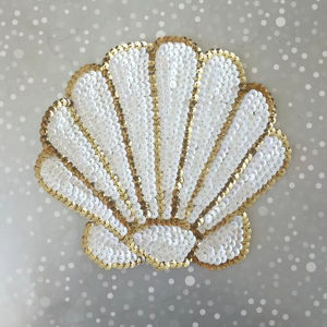 Porte-clés unique en forme de lettre U à rayures bleues et blanches, fait à la main avec des perles, broderie de perles de graines, anneau en métal doré, breloque pour sac, cadeau personnalisé amusant - Product Image 1