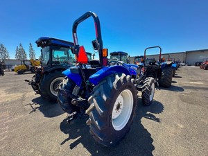 Tracteurs agricoles multifonctionnels d'occasion New Holland WORKMASTER 60 30 HP 4WD avec cabine confortable et pompe moteur avancée - Product Image 4