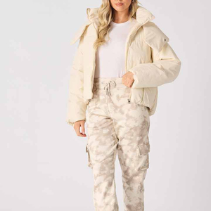 Veste matelassée d'hiver pour femmes, service OEM, respirante, coupe-vent, design personnalisé, veste matelassée confortable pour femmes - Product Image 4