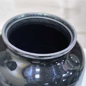 Urnes en métal pour cendres humaines, conçues pour le repos éternel, conçues pour un hommage significatif, disponibles en vrac. - Product Image 2