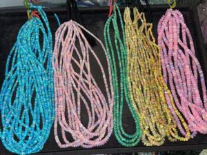 Perles d'opale de feu Welo éthiopiennes naturelles en gros 3-5mm perles de rondelle lisse d'opale multicolore pour la fabrication de bijoux approvisionnement en vrac 16" - Product Image 2