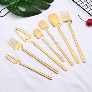 Juego de Cubiertos de Metal Chapados en Oro de 4 Piezas en Estilo Nuevo, Cubiertos de Metal Hechos a Mano, Cuchara y Tenedor de Metal a Precio de Mayoreo - Product Image 3