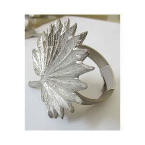 Anillo de acero inoxidable con forma de hoja de palma blanca, elegante, para fiesta, hotel, redonda servilleta de calidad Premium, para boda - Product Image 1