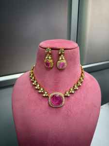 Conjunto de Collar Tradicional Indio de Primera Calidad, Estilo Minimalista, Complementa Todos los Atuendos, Perfecto para Fiestas y Bodas - Product Image 3