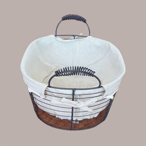 Cesta de regalo de Navidad de hierro ovalada mediana con forro de algodón 350x250x130mm Suministros de vacaciones - Product Image 4