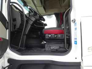 SUV 4x4 Usada, Doble Cabina, Gasolina/Petrol, Automática, Volante a la Izquierda, Modelo 2024, 7 Asientos, Techo Panorámico, 100% en Perfecto Estado - Product Image 2